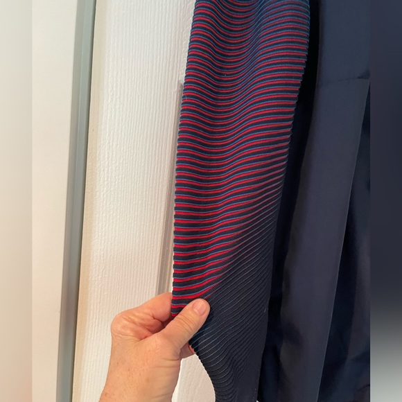 Nike, jacket, XL. Navy blue and red, zip front. Worn a couple of times. - Picture 4 of 5